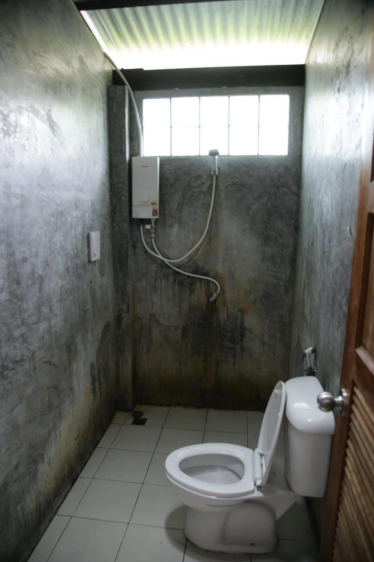 Oyo 585 Freedom Hostel @ Phi Phi Екстер'єр фото