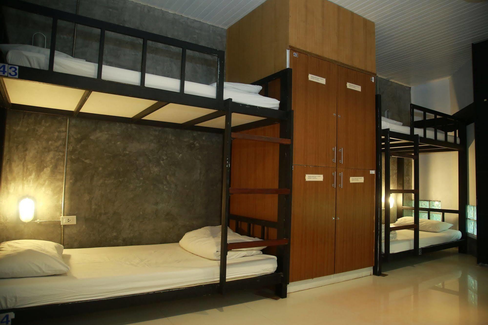 Oyo 585 Freedom Hostel @ Phi Phi Екстер'єр фото