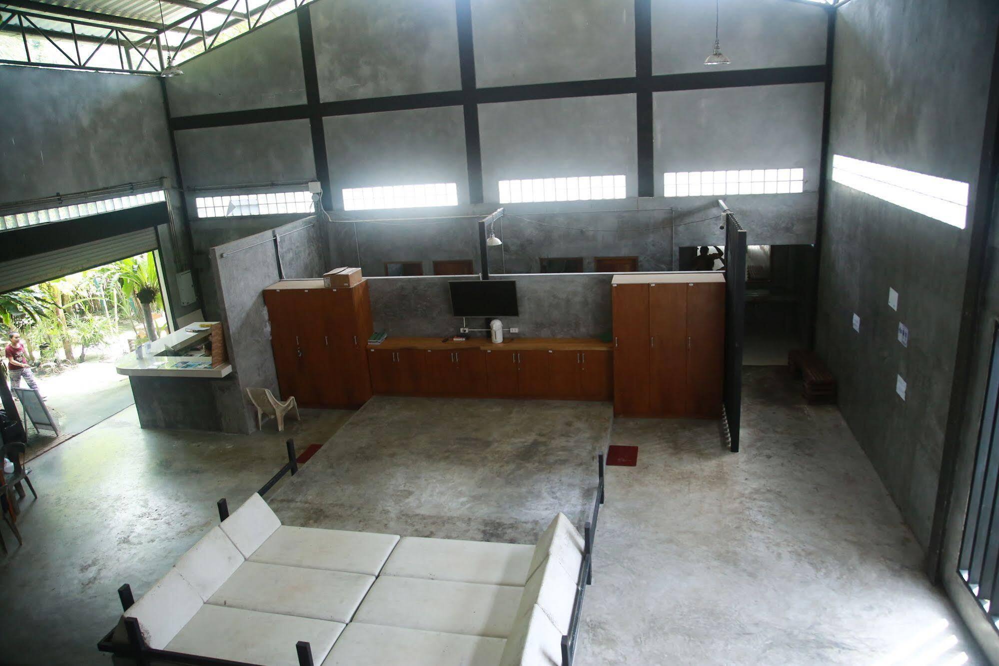 Oyo 585 Freedom Hostel @ Phi Phi Екстер'єр фото