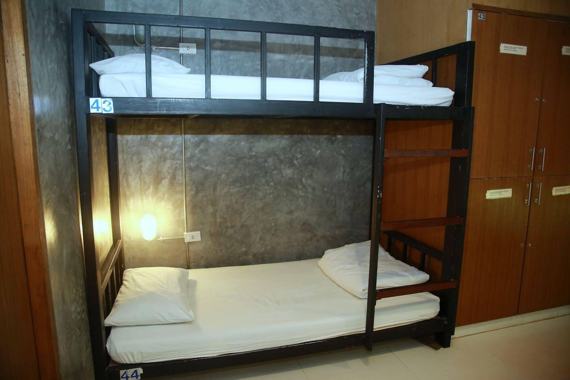 Oyo 585 Freedom Hostel @ Phi Phi Екстер'єр фото