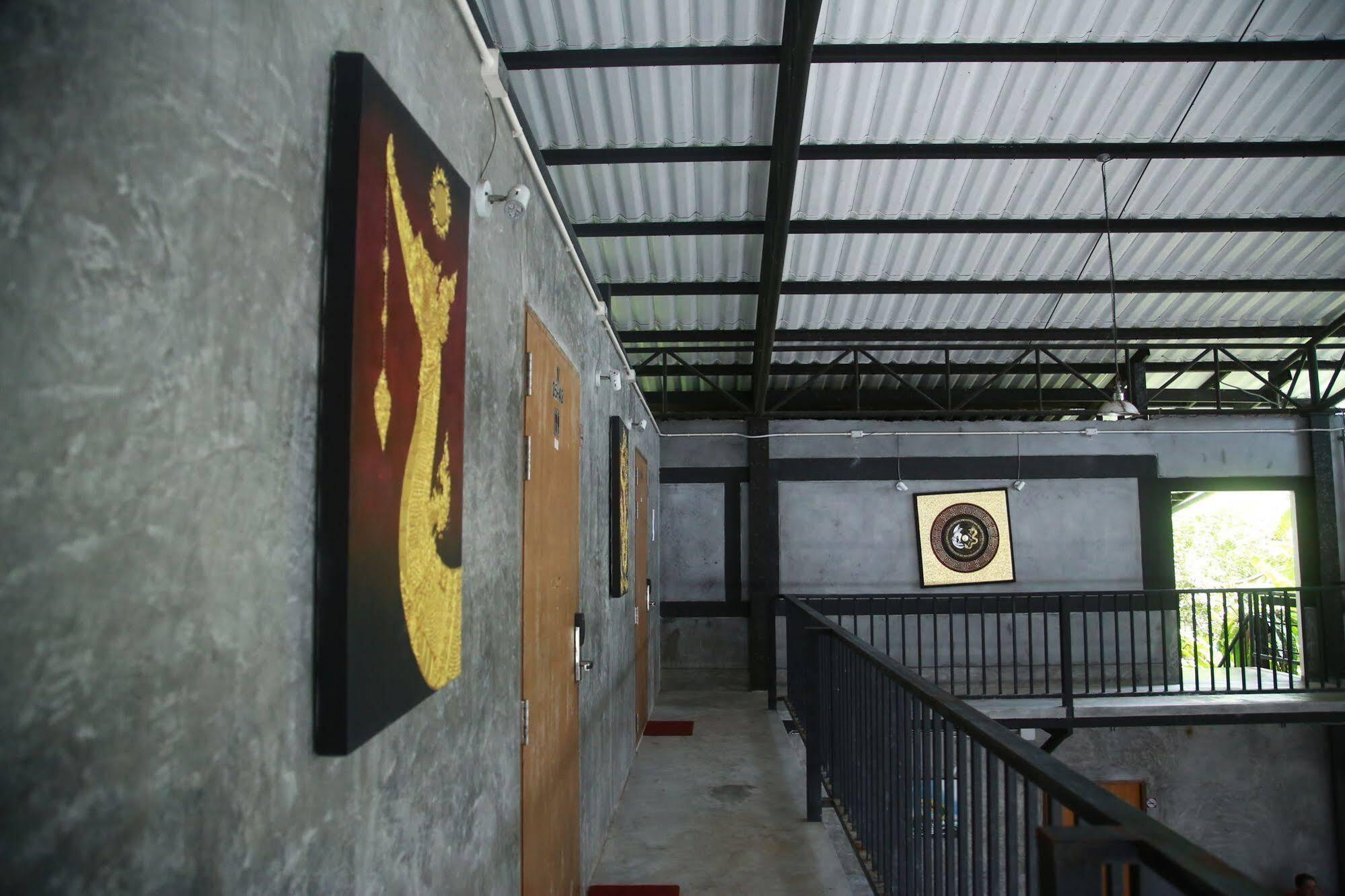 Oyo 585 Freedom Hostel @ Phi Phi Екстер'єр фото