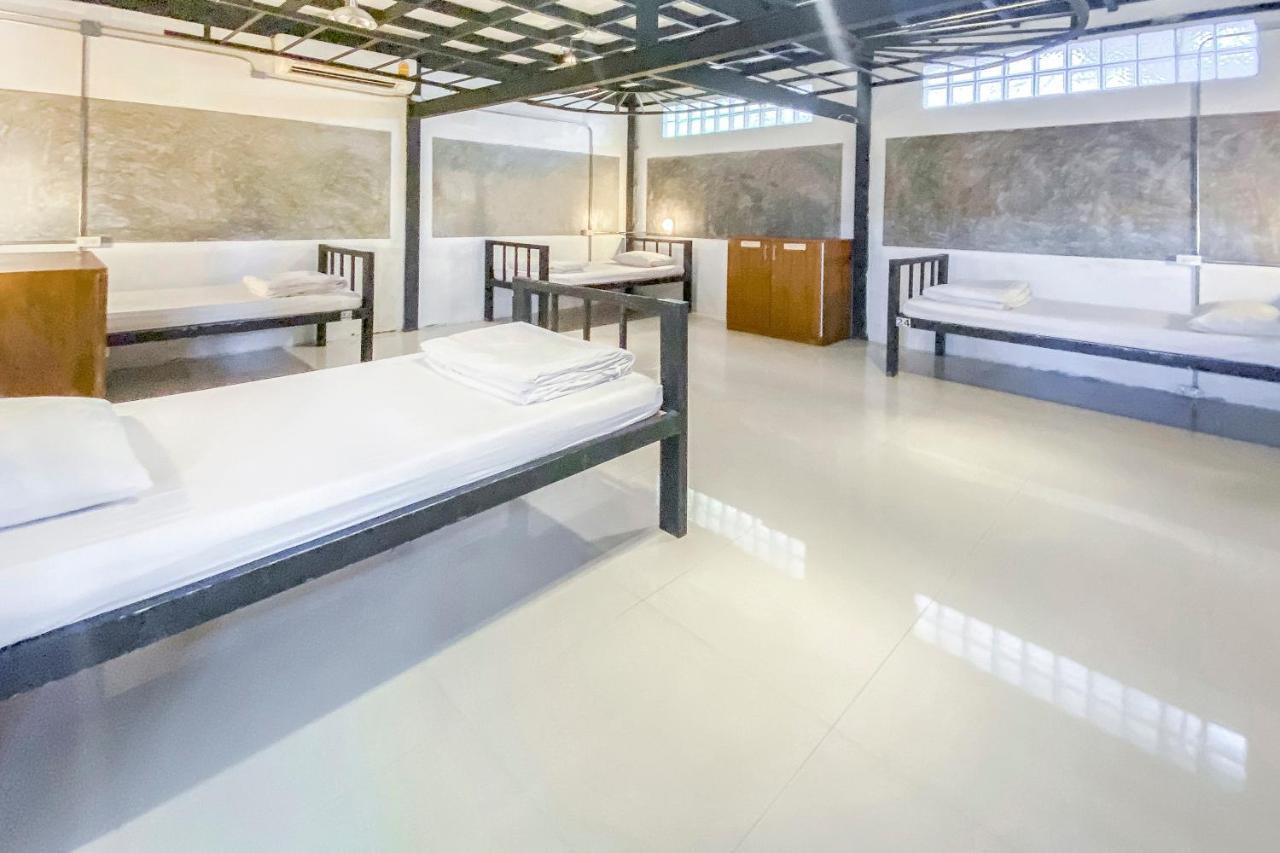 Oyo 585 Freedom Hostel @ Phi Phi Екстер'єр фото